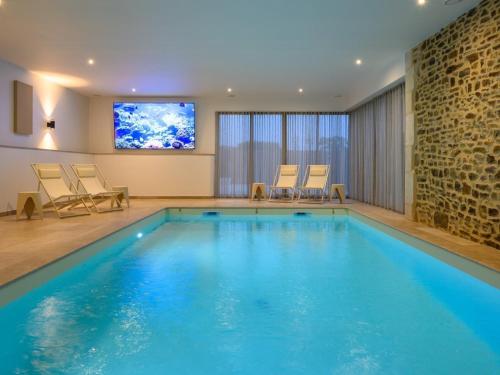 Luxurious Villa With Spa And Indoor Swimming Pool
