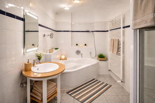 Großes Urbanes Design-Apartment mit 2 Balkonen