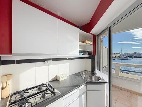 Marina P2 Cabine Port Camargue