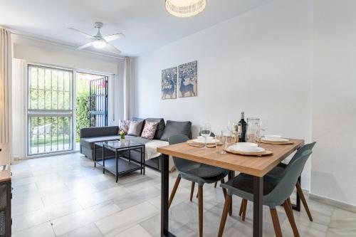 MalagaSuite Tropical Terrace & Pool Apartments