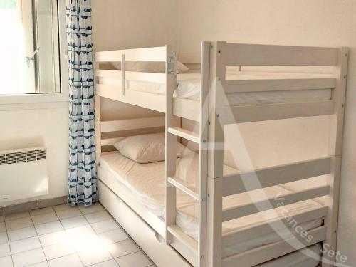 T3 capacite 6 personnes dans residence avec piscine et garage