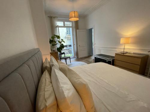 Grand Appartement Ternes