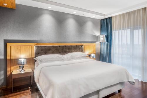 Sheraton Novi Sad — Bedroom