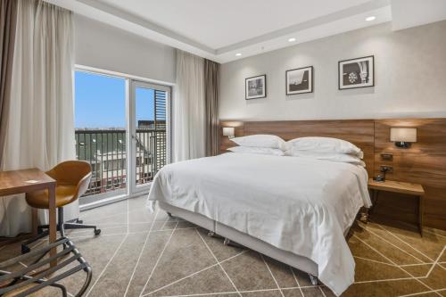 Sheraton Novi Sad — Photo of the whole room