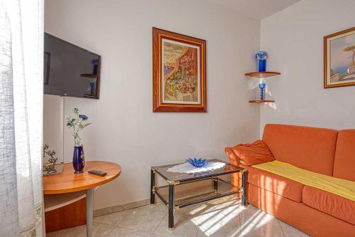 Apartment Marina 4 shared pool