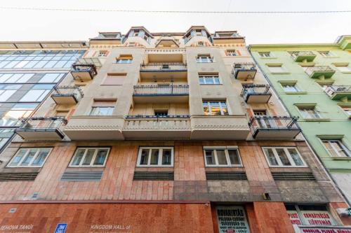 Alice 1 Apartment in Blaha Lujza square