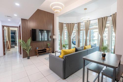 Beautiful 2 bdrm Apartment in Marina by JBR Beach