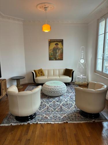 Beautiful 2 bedroom apartment - prime location