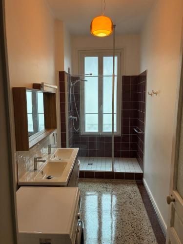 Beautiful 2 bedroom apartment - prime location