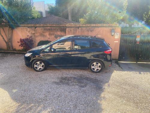 Charming Apartment with Garden, Parking & Metro