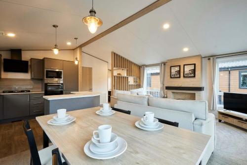 Loki's Retreat Lodge with Hot Tub photo 12