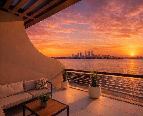 LUX Seaview Studio - Beach Access
