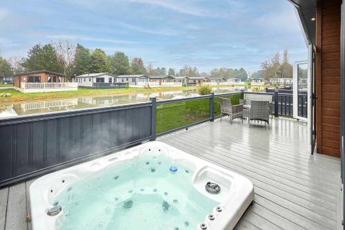 Foto Huckleberry Lodge with Hot Tub