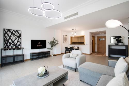 Spacious 1B in Palm Close to Palm Mall