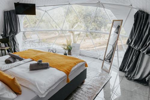 Lemon Dome, Luxury Glamping Dome in Crete