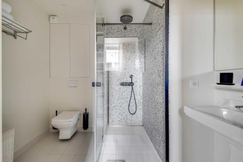 Spacious Apartment a c 1BR 4P - Notre-Dame