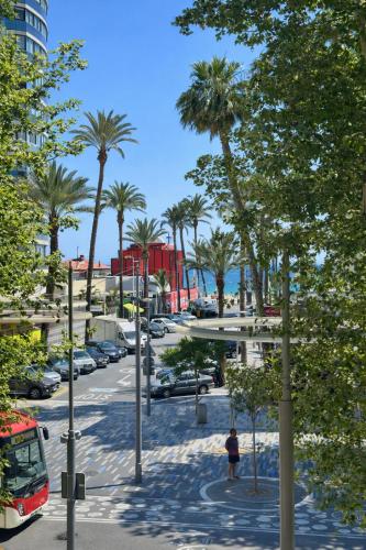 Apartamento Frente al Mar con Piscina