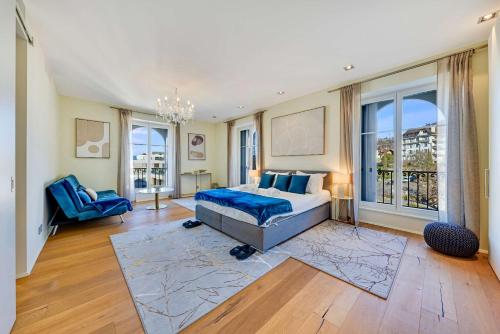 Modern 3-Bedroom Lakeview Apartment in Montreux by GuestLee
