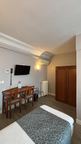 Hotel Richmond Gare du Nord
