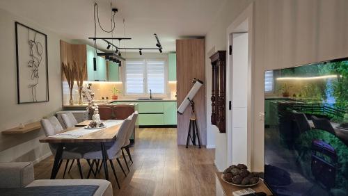 Elegant Central One Bedroom Myslym Shyri