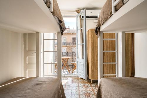 Bright apartment with balcony in Sagrada Familia