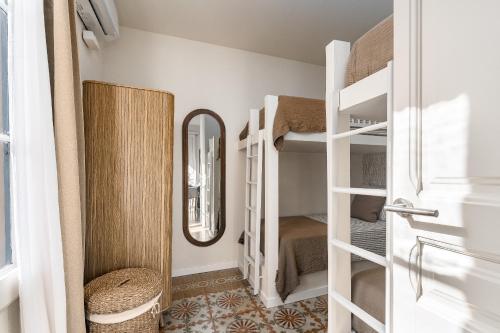 Bright apartment with balcony in Sagrada Familia