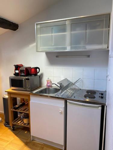 Bright gem in the heart of the 9th Just steps from the quays