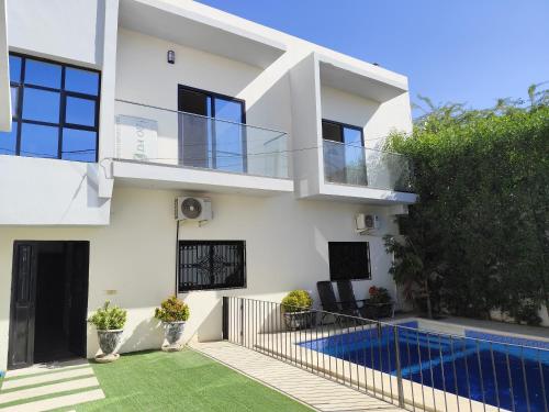 Résidence JAM TAN Appartements modernes avec piscine à Saly proche plage