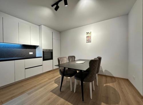 Eldhús eða eldhúskrókur á Large Apartment 3