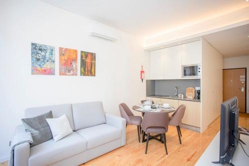 Liiiving in Porto-Mouzinho Residence Apartments