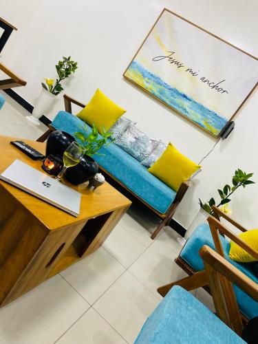 Iwawe House 10 min Airport Fast WiFi and KGL Hotspot