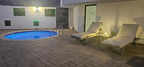 Girne Merkezde Geniş Teraslı Havuzlu Daire