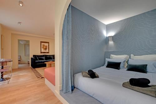 Marais Archives -Architect Flat 2BR 2SDB with AC