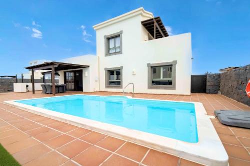 Superb Playa Blanca Villa Casa Herlanda 3 Bedrooms Pool Table