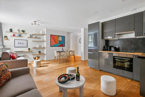 TheBlueStay 256 - Superb Apt 4c - Arc de Triomphe