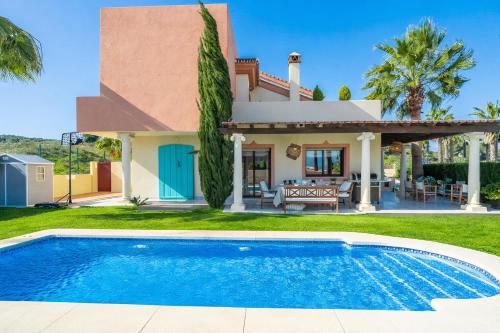 Cubo's Casa Los Nebrales & Private Pool