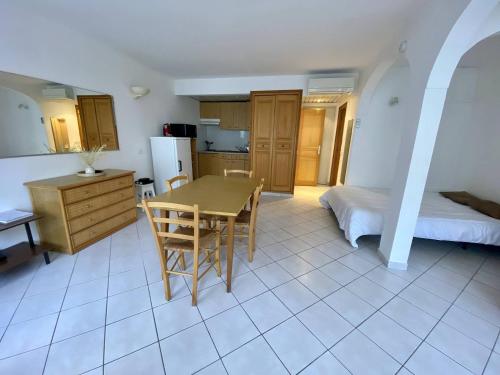 Cannes proche croisette - Studio balcon vue jardin