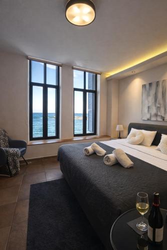 Endless Blue Suites