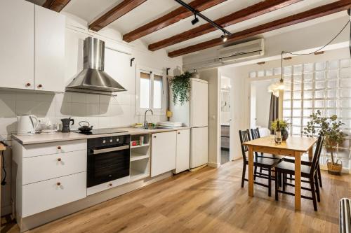 Renovated Apartment Charming Artistic Apartment