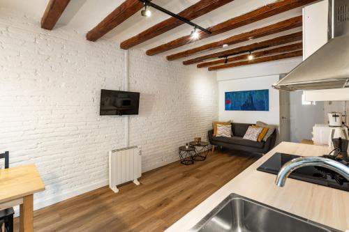 Renovated Apartment Charming Artistic Apartment
