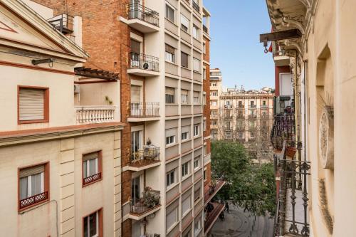 Renovated Apartment Charming Artistic Apartment