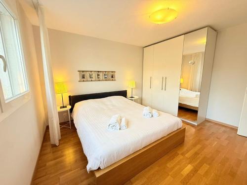179 Comfortable sunny quiet good location and free parking included