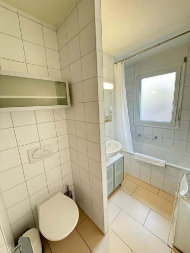 179 Comfortable sunny quiet good location and free parking included
