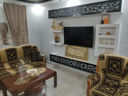 Sunshine में टेलीविजन और/या मनोरंजन केंद्र