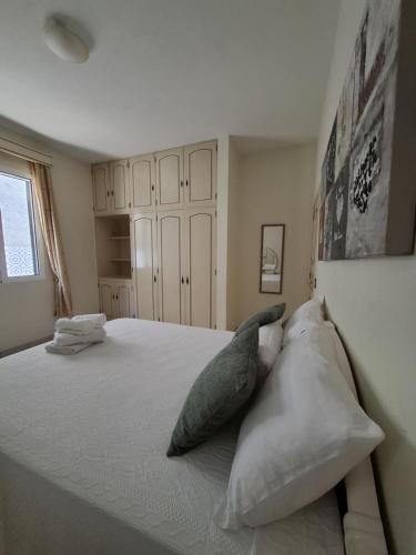 Rosolamar Villa with Ocean View