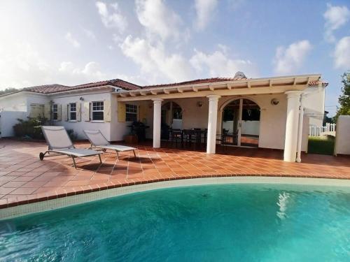 Piscina a Cherrylsville o a prop