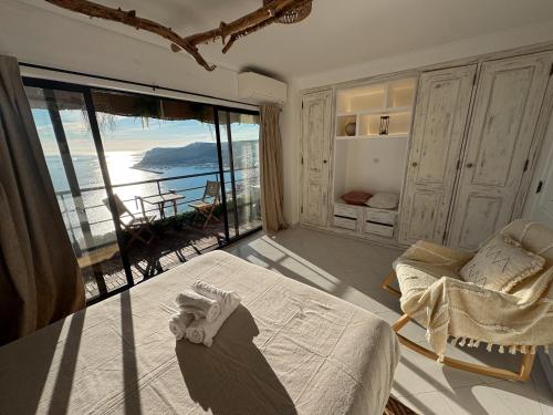Comfort Viewpoint Sesimbra - parking at center