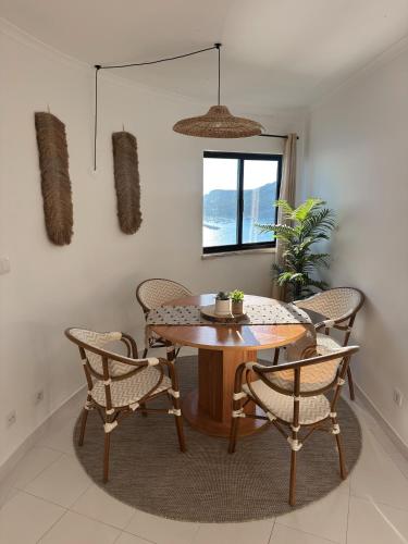 Comfort Viewpoint Sesimbra - parking at center