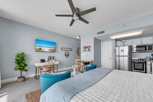 Beachfront Studio #709 at Majestic photo 13