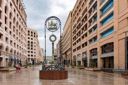 Northern Avenue , Luxury & Spacious apartment + Open Balcony with a Stunning City View , CITY CENTER